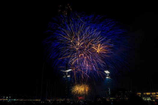 Blue and yellow fireworks over the harbour