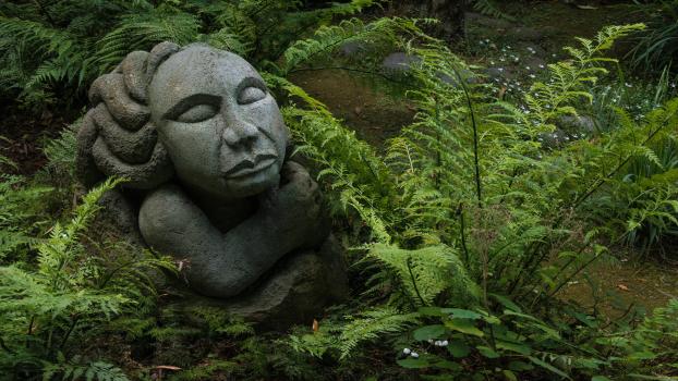 Sculpture, Te Kainga Marire private gardens
