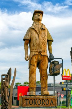 Carved statue of a man in Tokoroa 