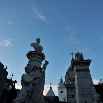 Buenos Aires church statues