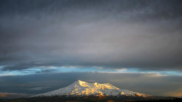 Mount Ruapehu at dawn