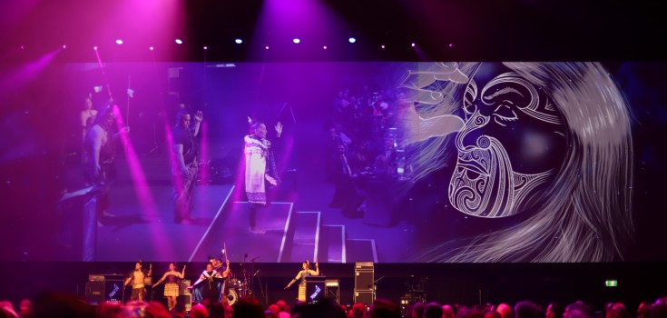 Māori Wāhine on steps Hi-Tech Awards 2022