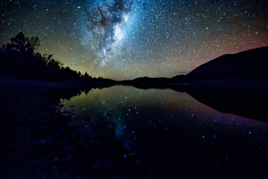 Milky way over the lake