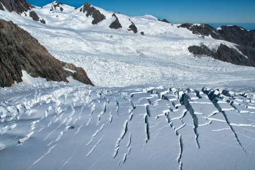 Southern Alps giant fissures