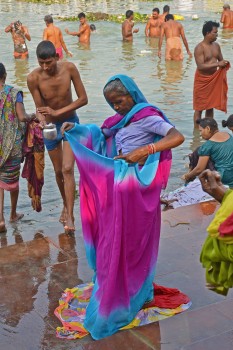 Bathers at Fairlie Place Ghat, Kolkata