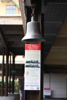 Wellington railway station platform bell