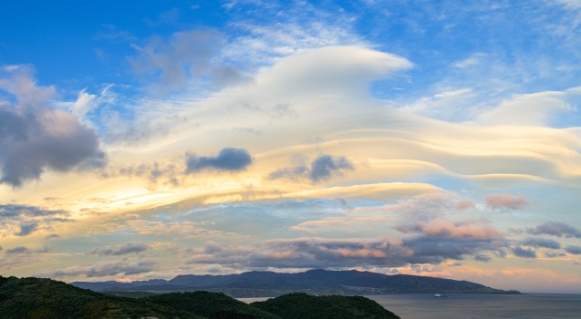 Hogsback clouds South Coast, Wellington
