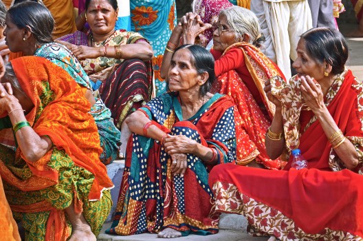 Local women, Kolkata
