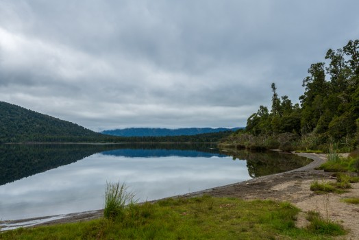 Lake Paringa and bush