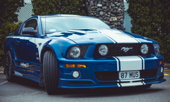 Blue 07 Ford Mustang