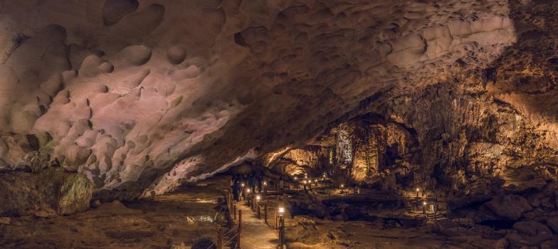 Sung Sot (Surprise) Cave, Halong Bay, Vietnam