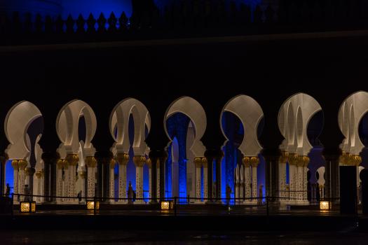 Sheik Zayed grand Mosque at night