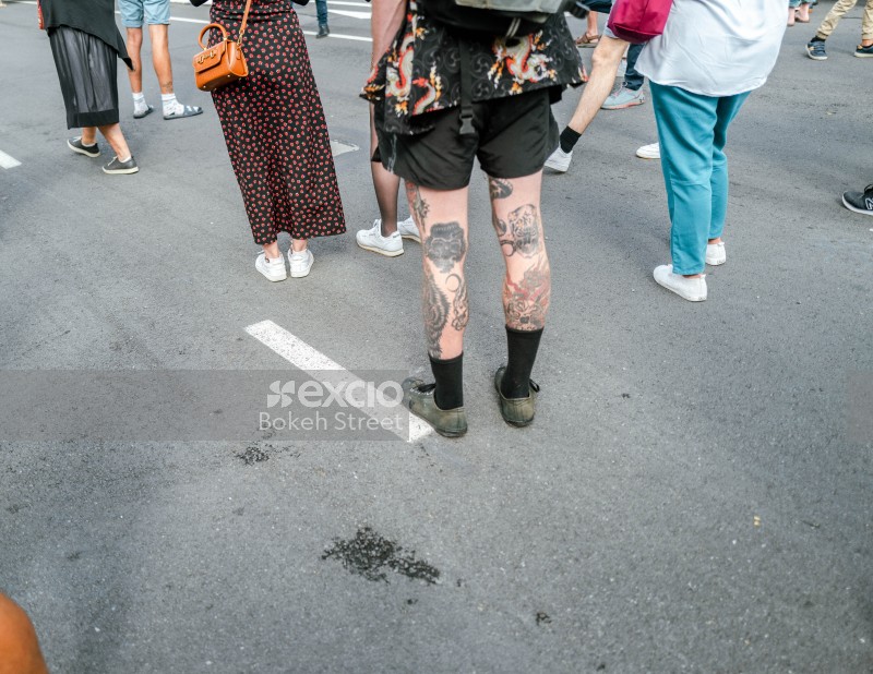 Shorts and tattooed legs at Newtown festival 2021