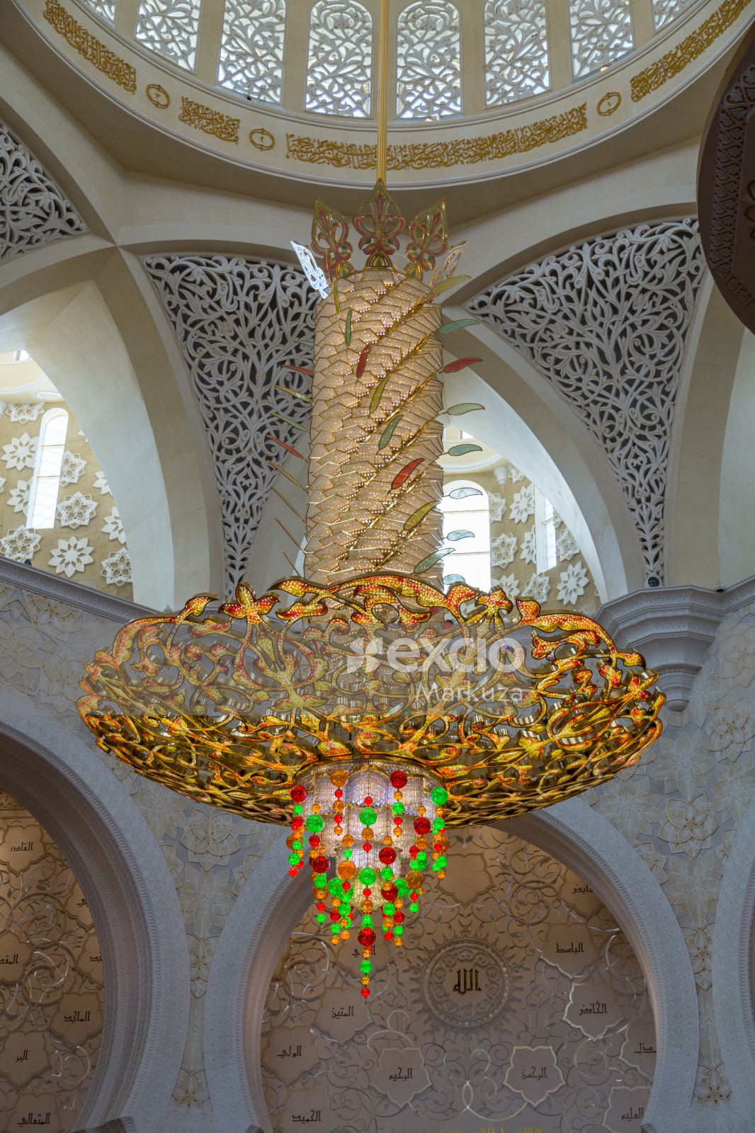 The glass chandelier of the grand Mosque