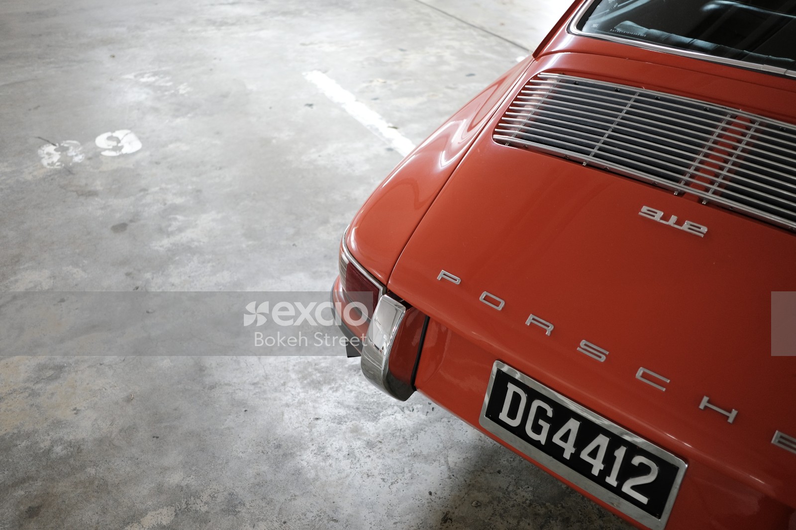 Classic orange Porsche 912 rear vents
