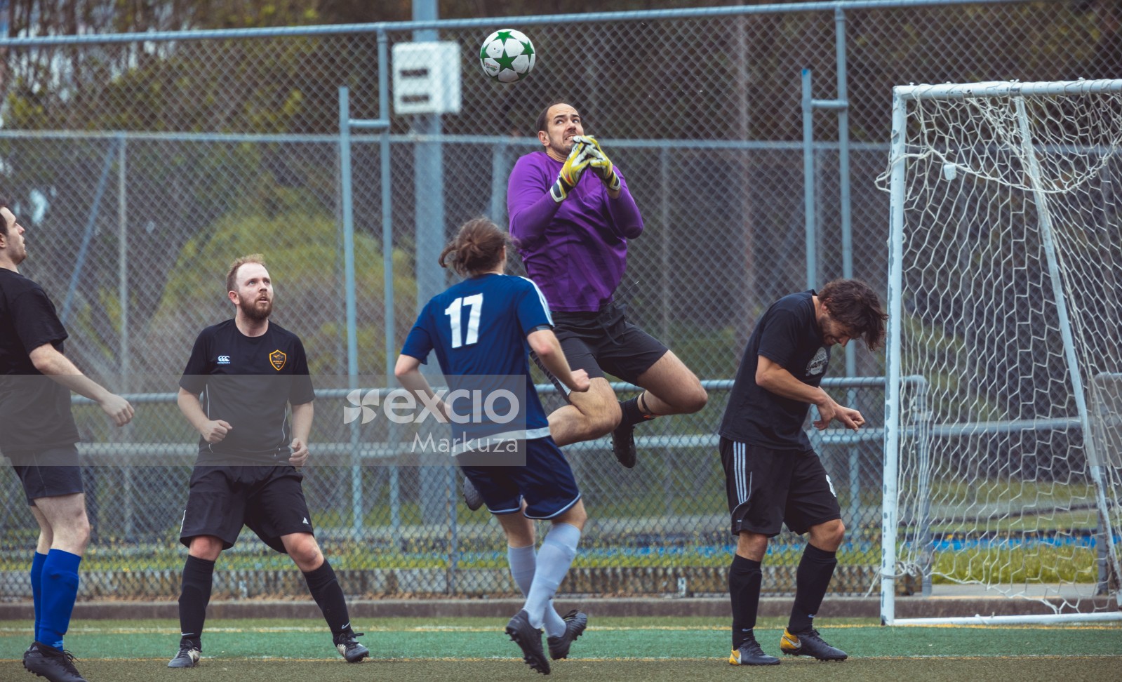 Goalkeeper jumps to hit away ball midair - Sports Zone sunday league