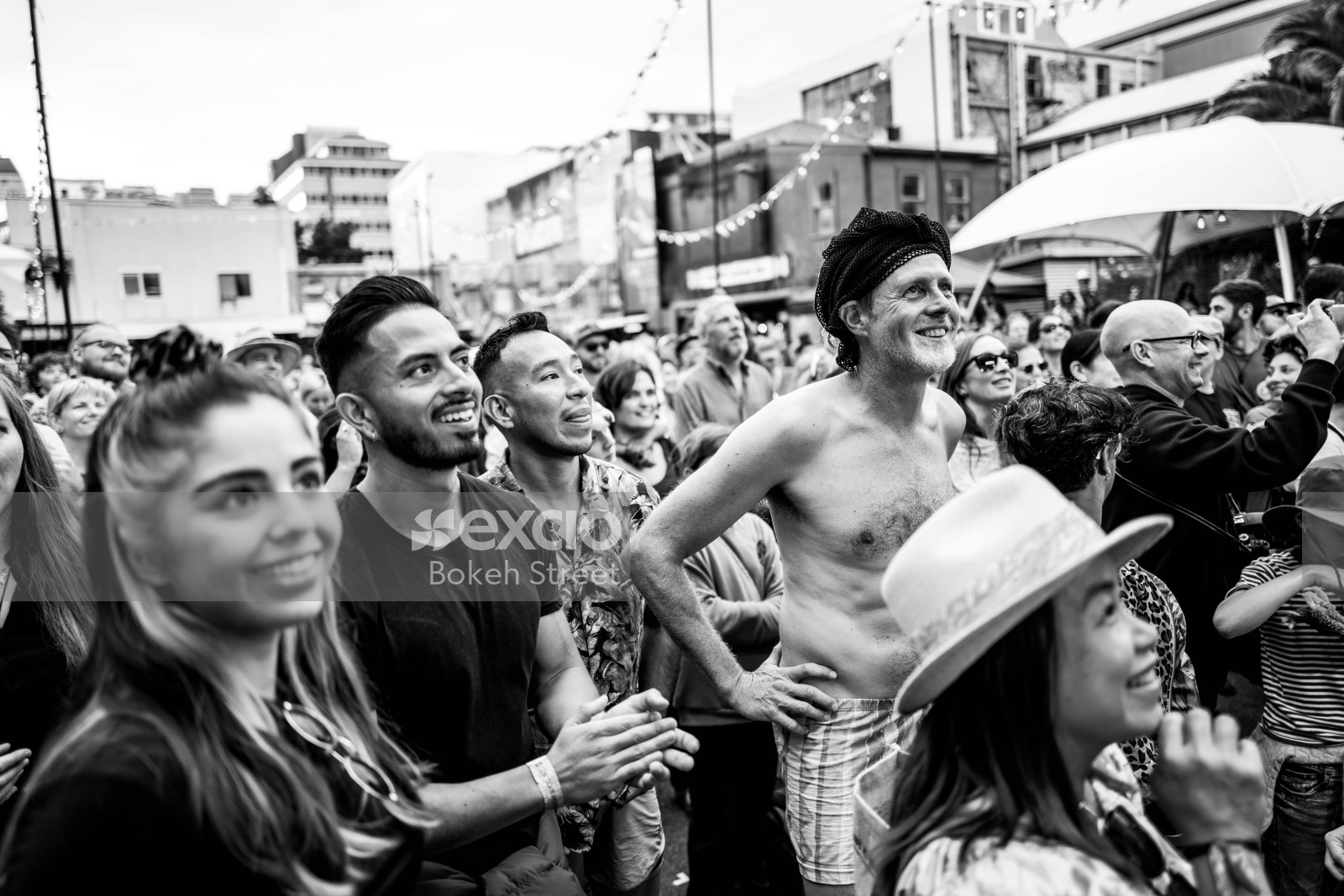 Smiling crowd at Cuba Dupa 2021 B&W