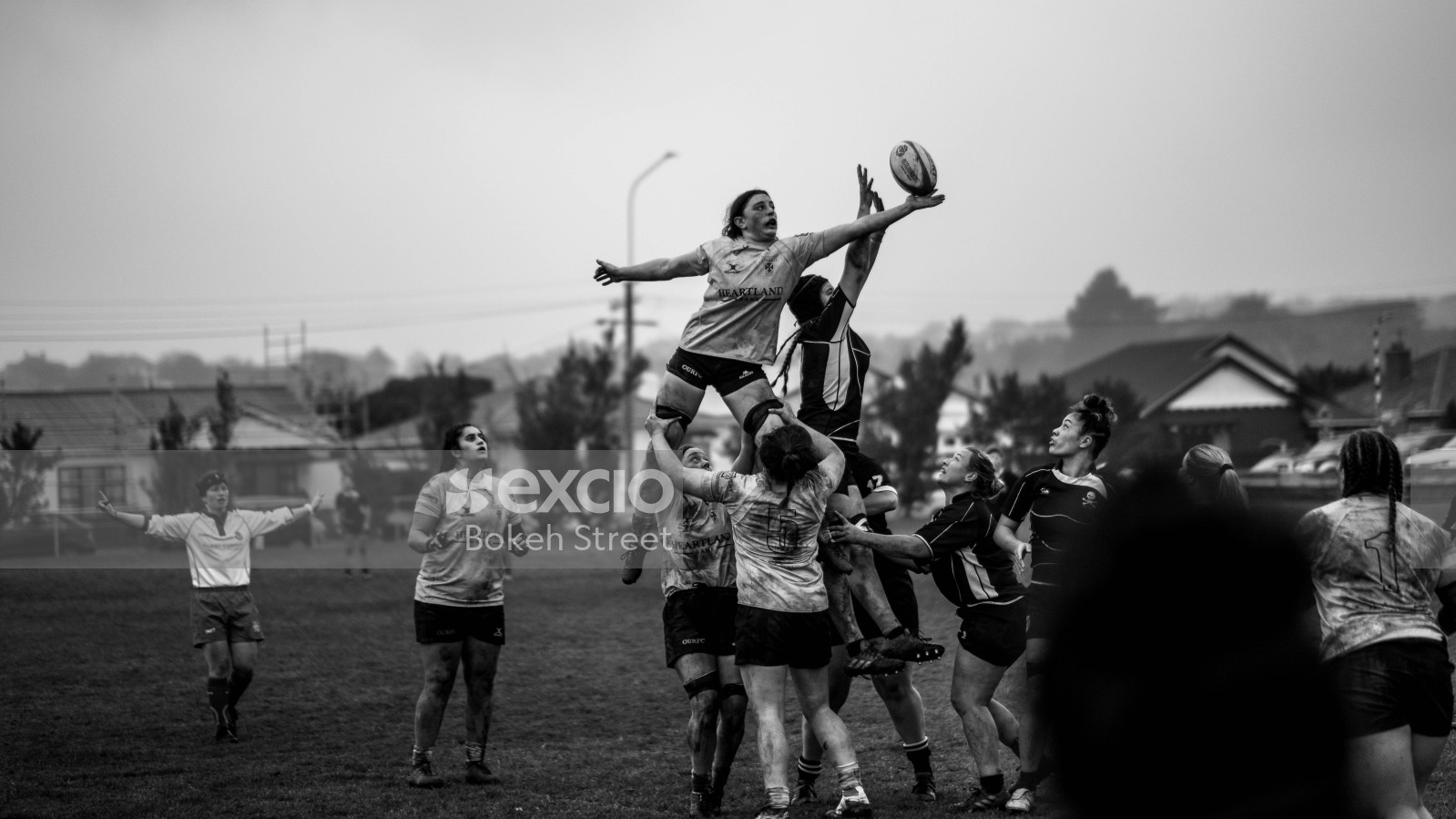 Women's rugby lineout