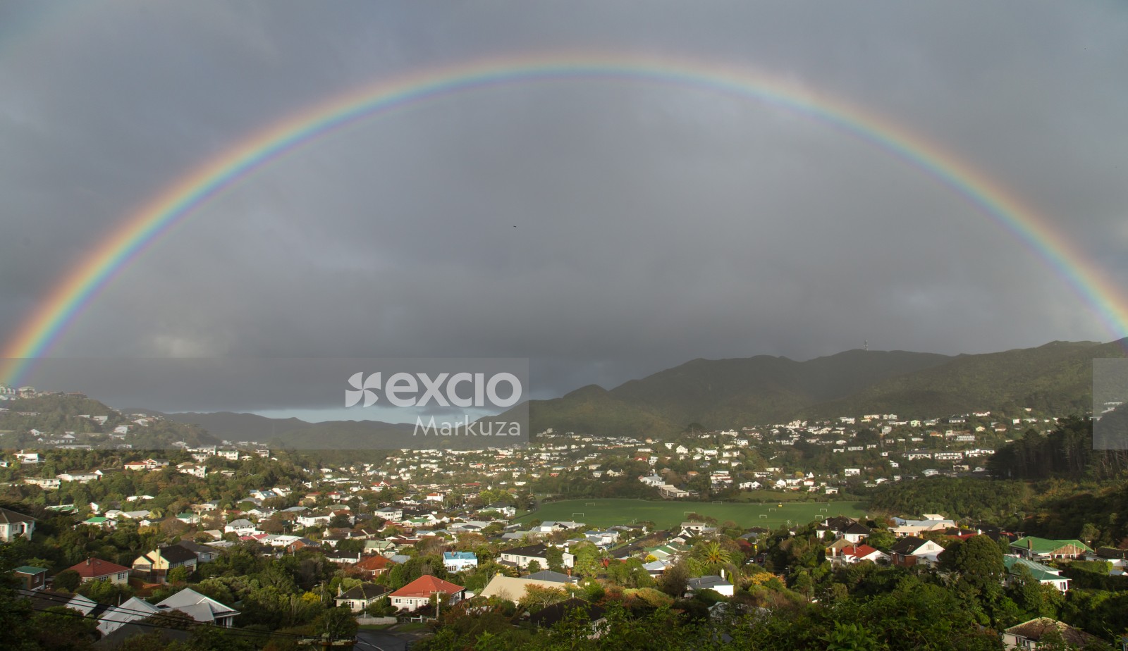 Full rainbow over Wellington