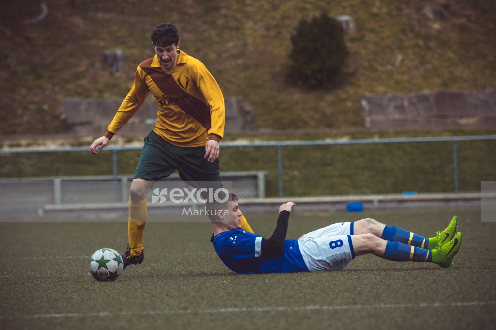 Player falls down and the opponent possess the ball - Sports Zone sunday league