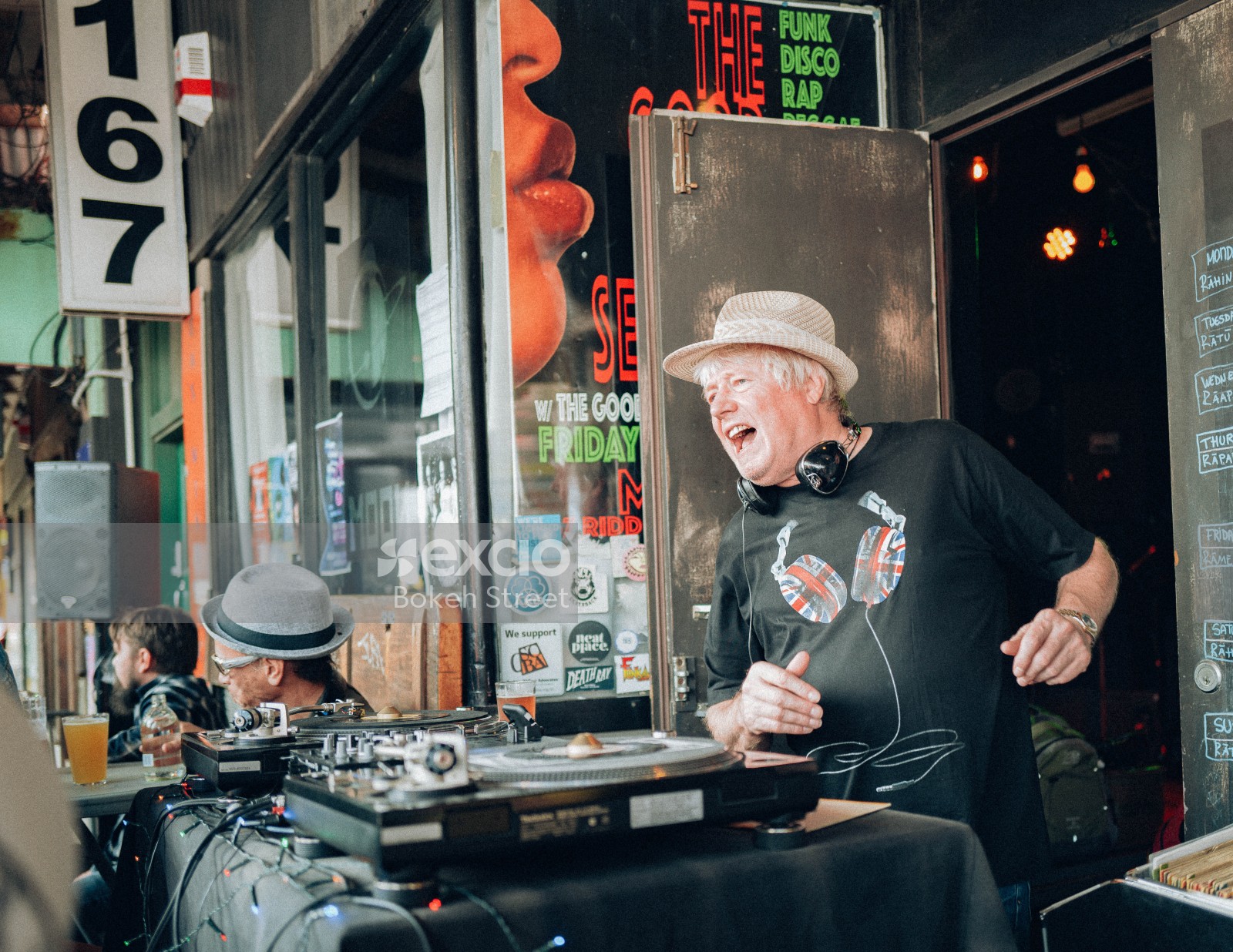 Old guy dj in a hat at Newtown festival 2021