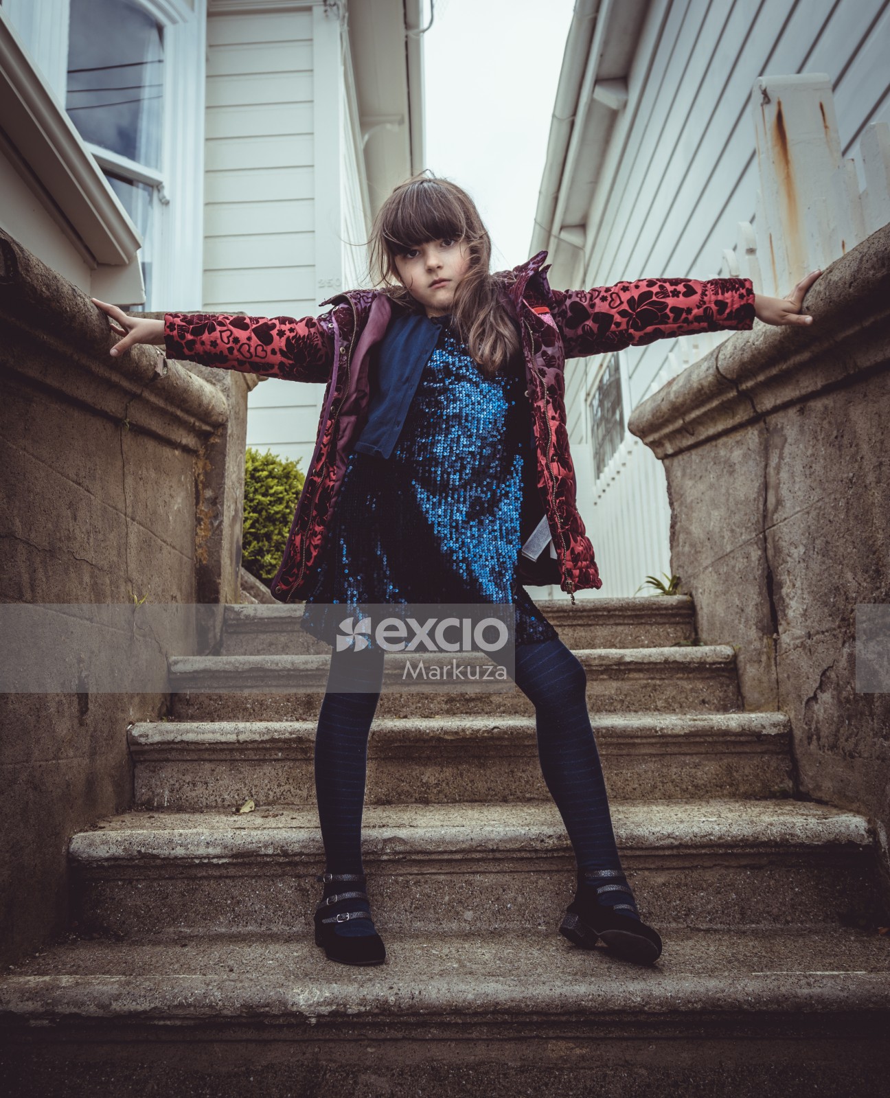 Kid fashion, the stairs are my catwalk
