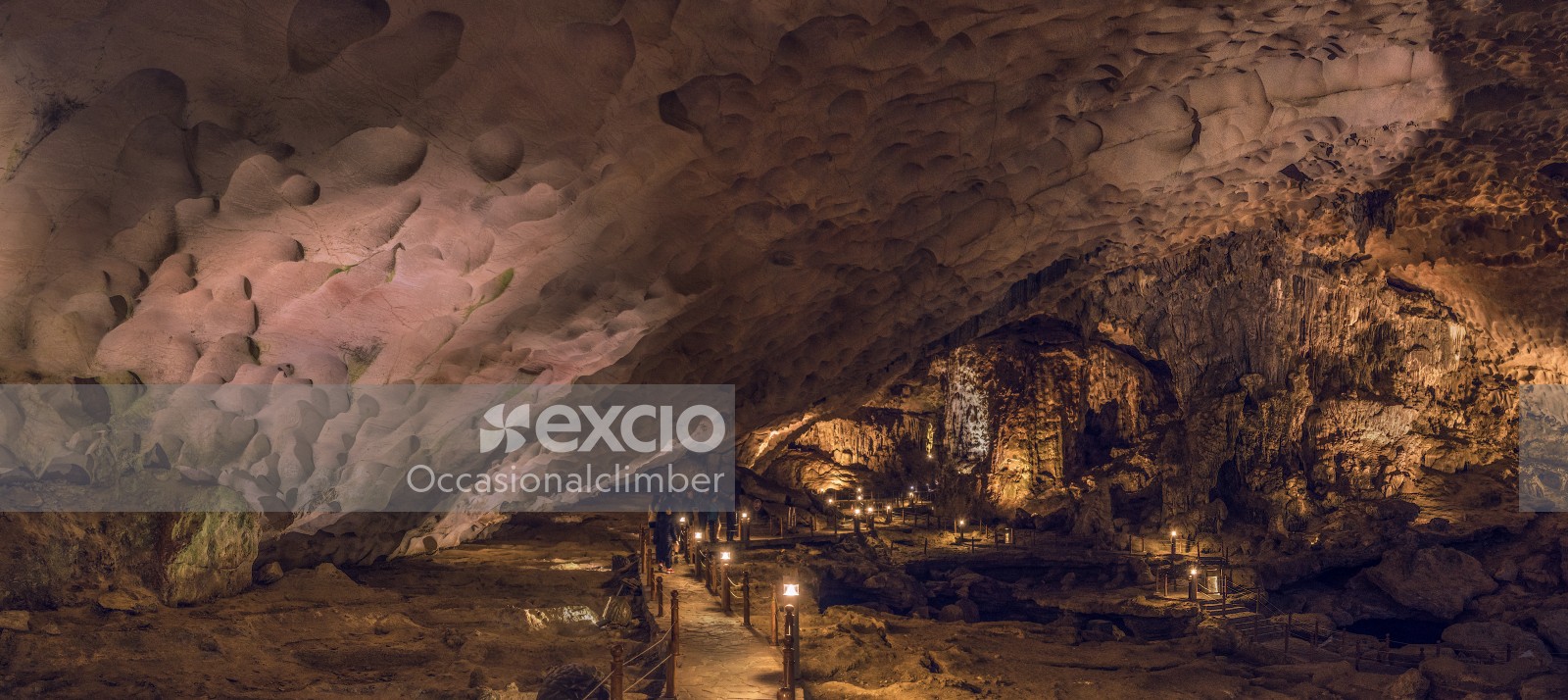 Sung Sot (Surprise) Cave, Halong Bay, Vietnam
