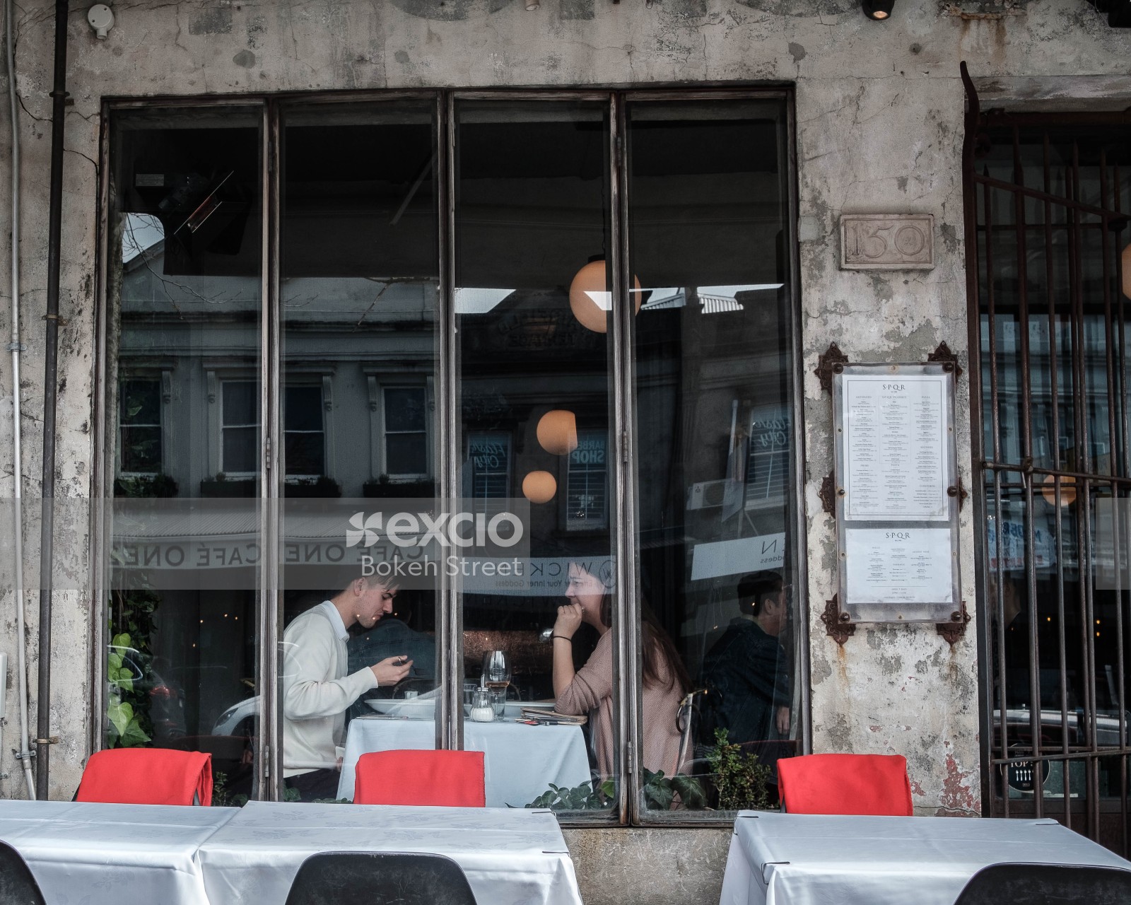 Couple having lunch in a cafe at Ponsonby street